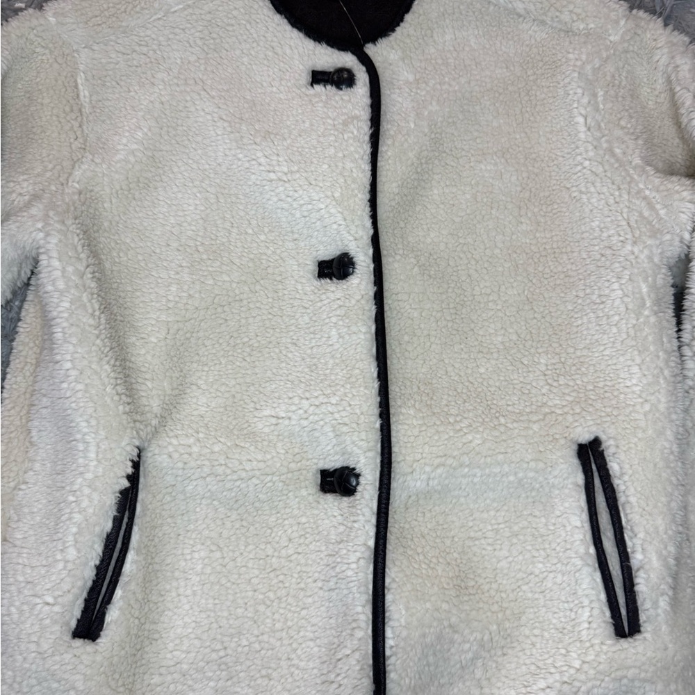 Universal Thread Women’s Faux Shearling Coat - Cream Size Extra Small NWT - Picture 5 of 10
